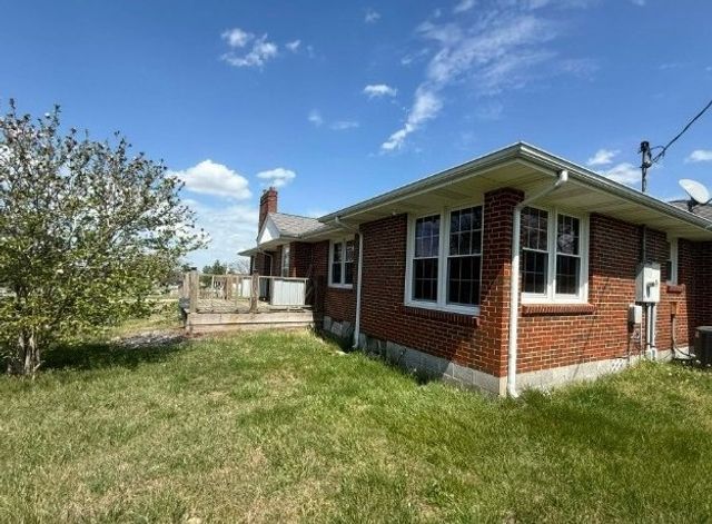 545 Carthage Rd, Red Boiling Springs, TN 37150