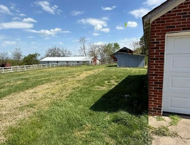 545 Carthage Rd, Red Boiling Springs, TN 37150