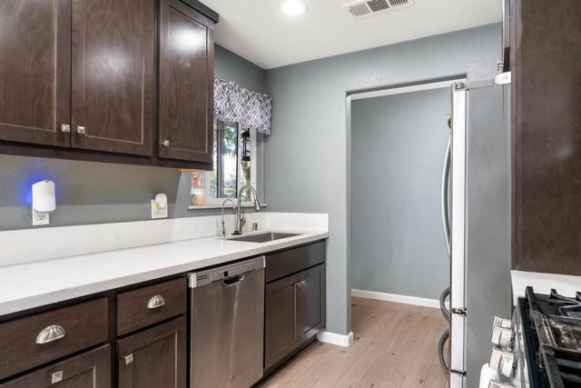 1953 Debonaire Dr, Modesto, CA 95350