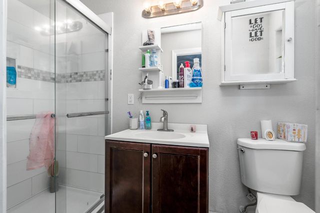 1953 Debonaire Dr, Modesto, CA 95350