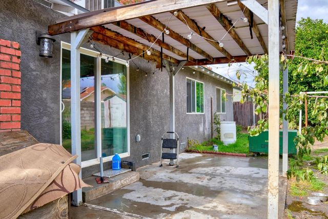 1953 Debonaire Dr, Modesto, CA 95350