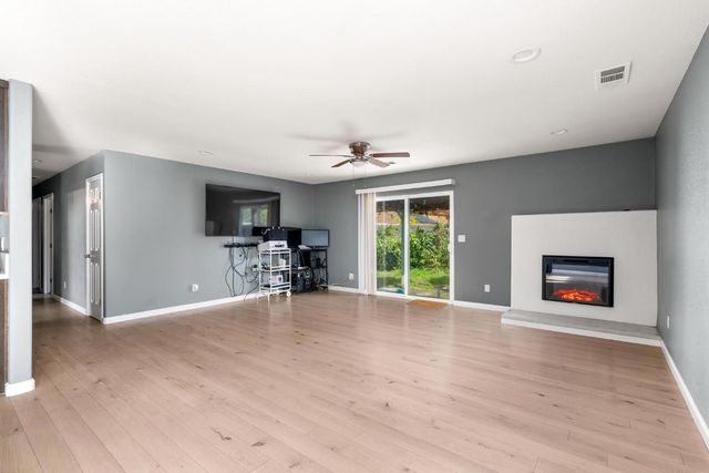 1953 Debonaire Dr, Modesto, CA 95350