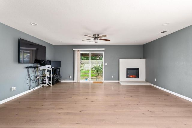 1953 Debonaire Dr, Modesto, CA 95350