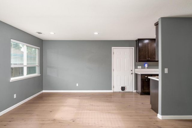 1953 Debonaire Dr, Modesto, CA 95350