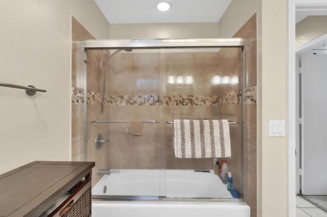 5040 NW 88th Lane, Coral Springs, FL 33067