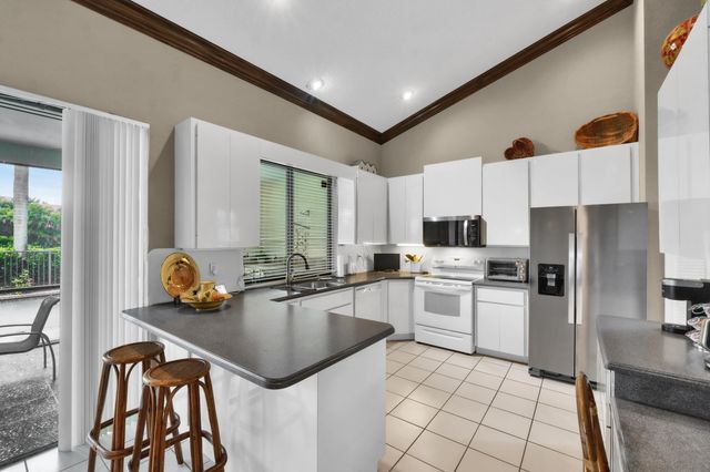 5040 NW 88th Lane, Coral Springs, FL 33067