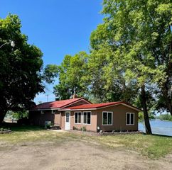 601 Main Street N, Underwood, MN 56586