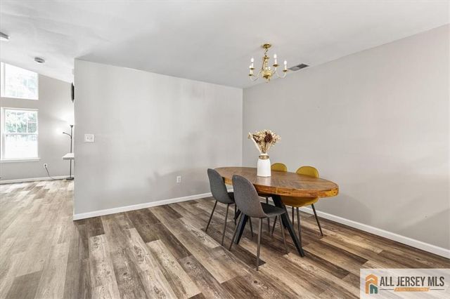 10 Pennsbury Way, East Brunswick, NJ 08816