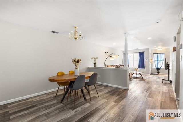 10 Pennsbury Way, East Brunswick, NJ 08816