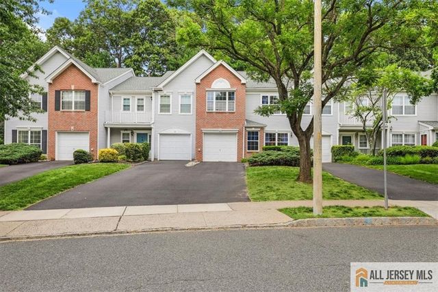 10 Pennsbury Way, East Brunswick, NJ 08816