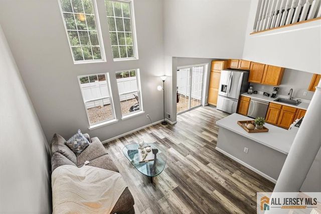 10 Pennsbury Way, East Brunswick, NJ 08816