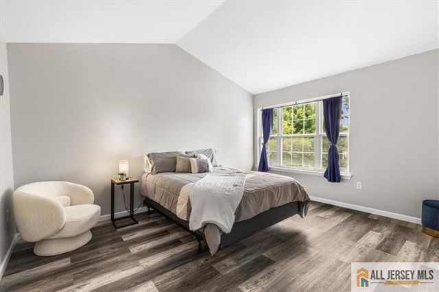 10 Pennsbury Way, East Brunswick, NJ 08816