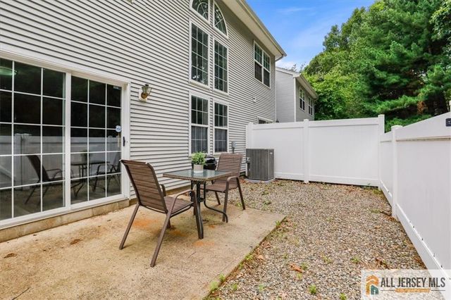 10 Pennsbury Way, East Brunswick, NJ 08816