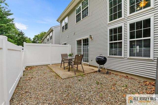 10 Pennsbury Way, East Brunswick, NJ 08816