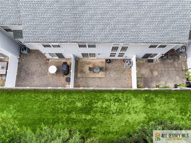 10 Pennsbury Way, East Brunswick, NJ 08816