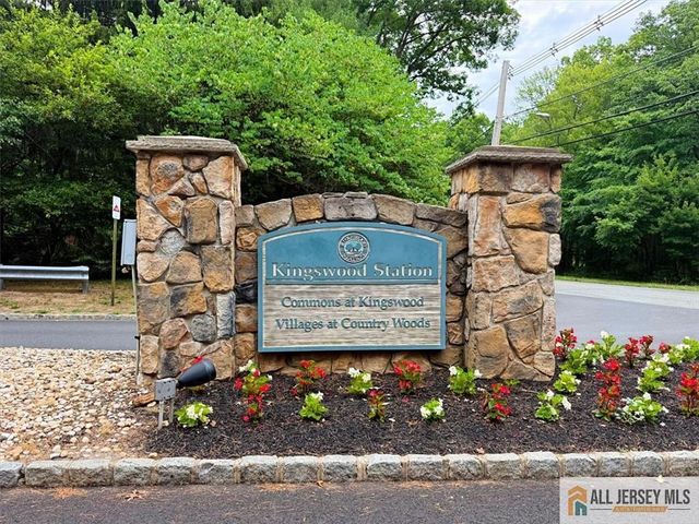 10 Pennsbury Way, East Brunswick, NJ 08816