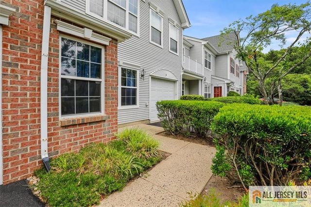 10 Pennsbury Way, East Brunswick, NJ 08816