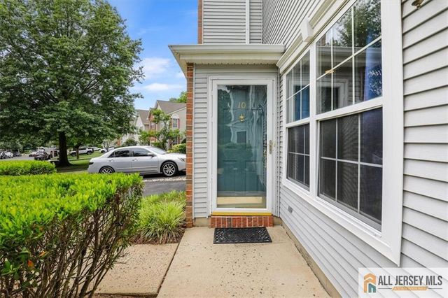 10 Pennsbury Way, East Brunswick, NJ 08816