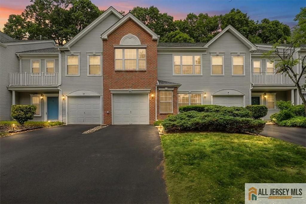 10 Pennsbury Way, East Brunswick, NJ 08816