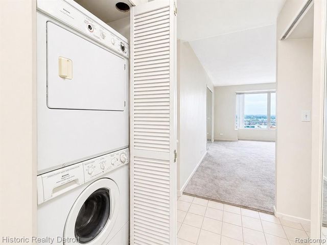 1300 E Lafayette Street 802, Detroit, MI 48207