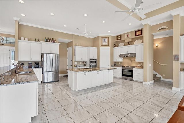 2350 MISSION VALLEY BOULEVARD, Nokomis, FL 34275