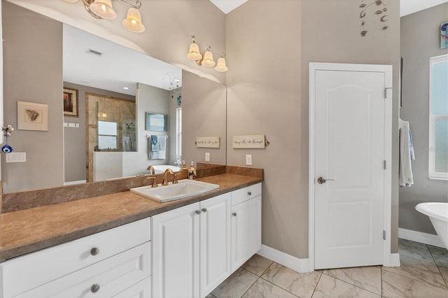 2350 MISSION VALLEY BOULEVARD, Nokomis, FL 34275