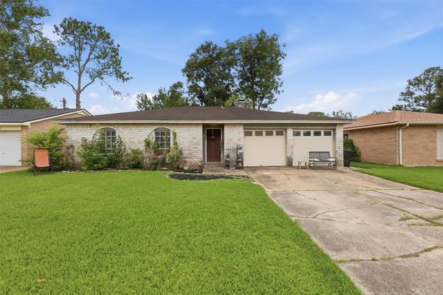 16910 David Glen Drive, Friendswood, TX 77546