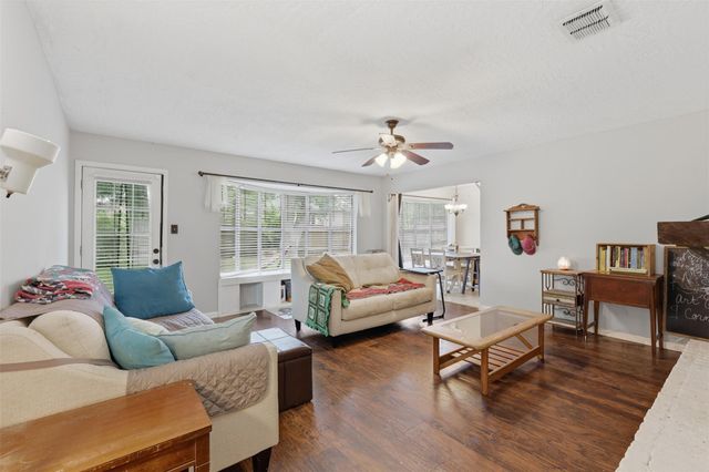 16910 David Glen Drive, Friendswood, TX 77546