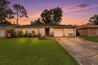 16910 David Glen Drive, Friendswood, TX 77546