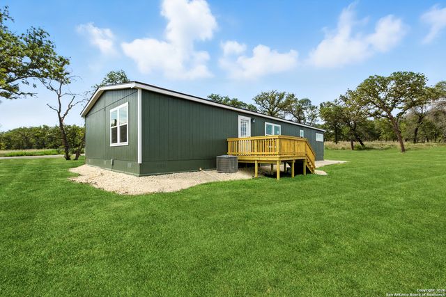 145 Syrah St, La Vernia, TX 78121