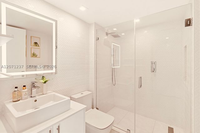 2127 Brickell Ave 1505, Miami, FL 33129