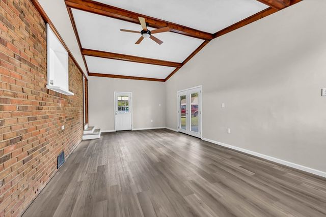 207 Donna Drive, Hopkinsville, KY 42240