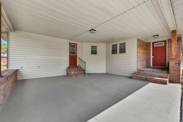 207 Donna Drive, Hopkinsville, KY 42240