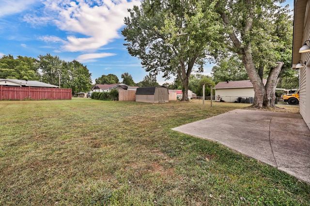 207 Donna Drive, Hopkinsville, KY 42240