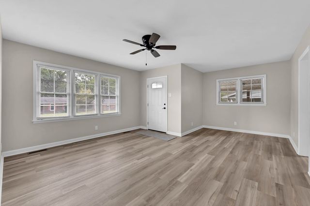 207 Donna Drive, Hopkinsville, KY 42240