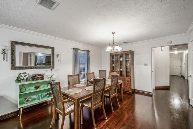 1320 Avenue L, Galveston, TX 77550