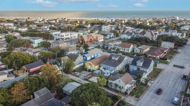 1320 Avenue L, Galveston, TX 77550