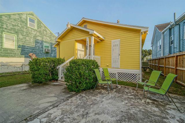 1320 Avenue L, Galveston, TX 77550