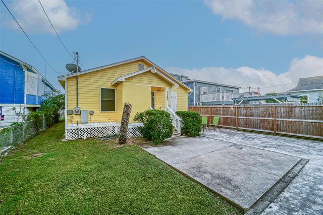1320 Avenue L, Galveston, TX 77550