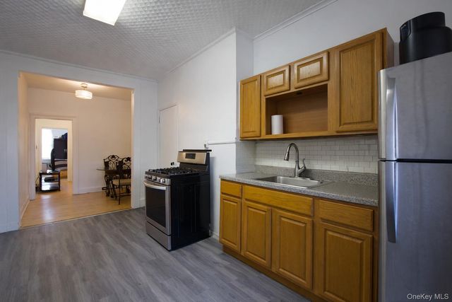 6089 54th Street 2nd FL, Maspeth, NY 11378