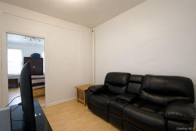 6089 54th Street 2nd FL, Maspeth, NY 11378