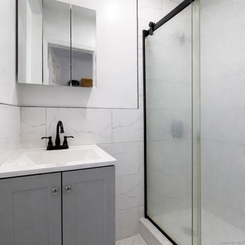 6089 54th Street 2nd FL, Maspeth, NY 11378