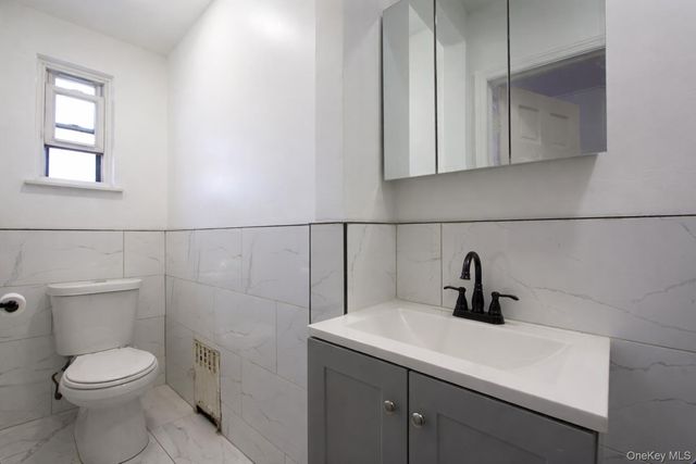 6089 54th Street 2nd FL, Maspeth, NY 11378