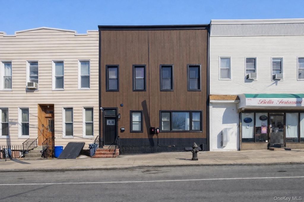 6089 54th Street 2nd FL, Maspeth, NY 11378