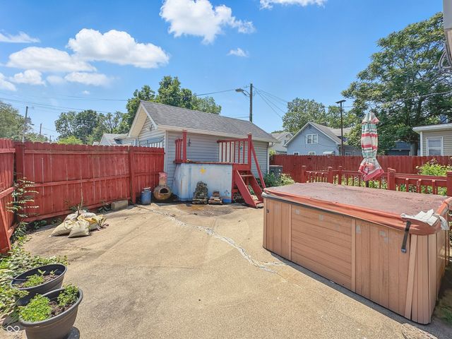 4715 E New York Street, Indianapolis, IN 46201