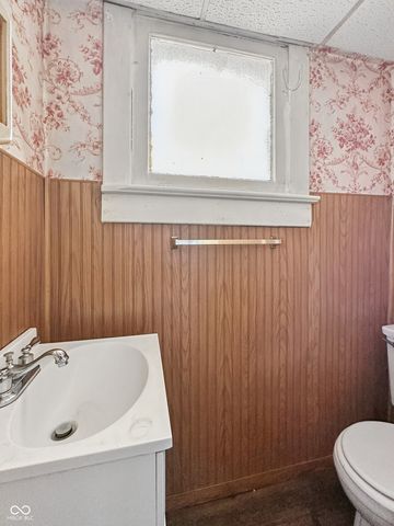 4715 E New York Street, Indianapolis, IN 46201