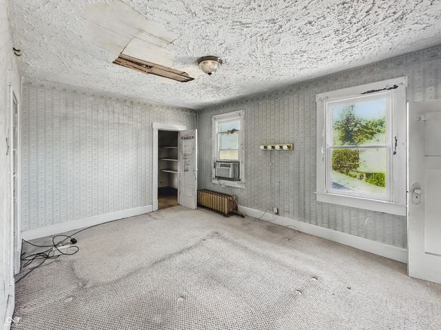 4715 E New York Street, Indianapolis, IN 46201