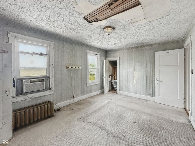 4715 E New York Street, Indianapolis, IN 46201