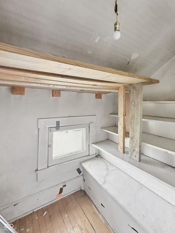 4715 E New York Street, Indianapolis, IN 46201