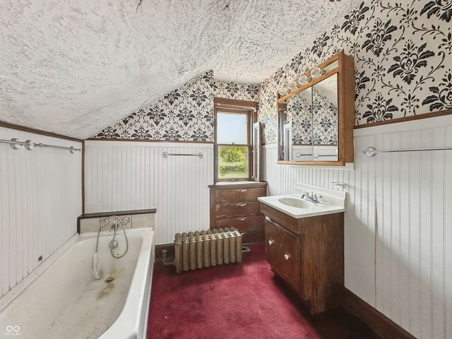 4715 E New York Street, Indianapolis, IN 46201